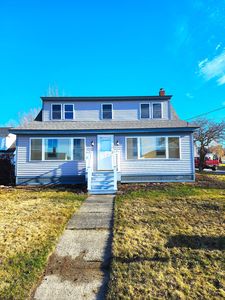 98 E Main St, Searsport, ME, 04974