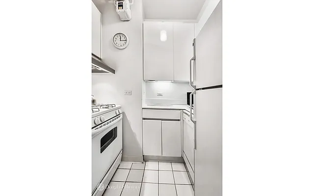 Sold by Douglas Elliman | media 6