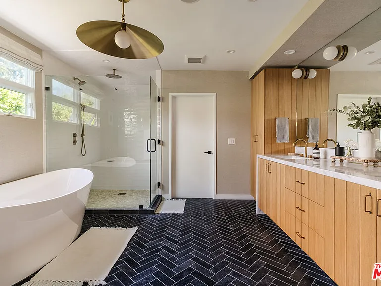 712 San Lorenzo St — Photo 22
