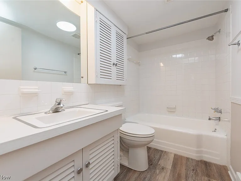 7020 Carriage Hill Dr #202 — Photo 27
