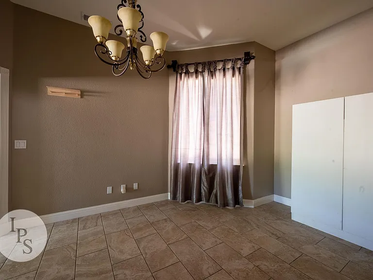 2389 Prescott Ave — Photo 14