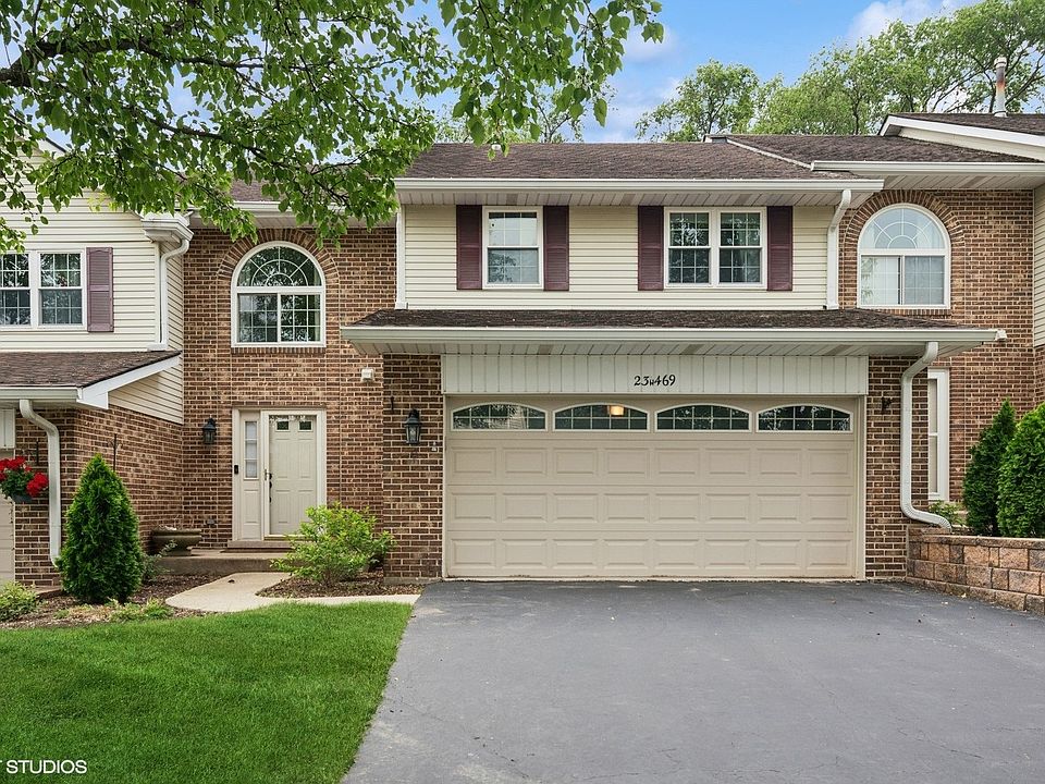 1st image of 23W469 Spyglass Ct