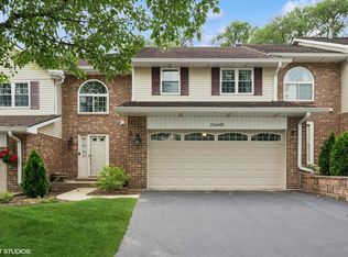 23W469 Spyglass Ct, Naperville, IL 60540