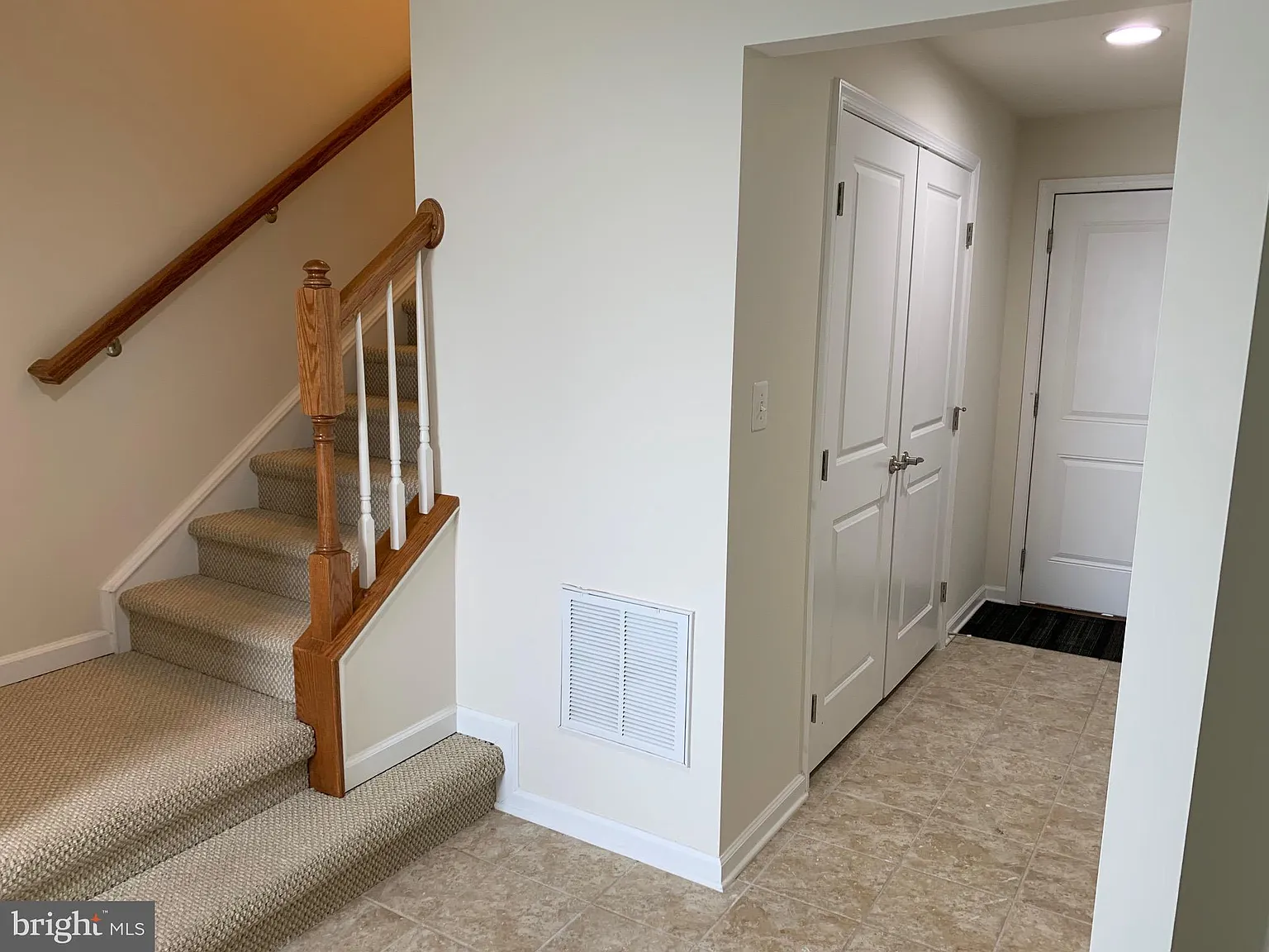 3 bed, 2.5 bath, 2160 sqft, $2,700 — Photo 3