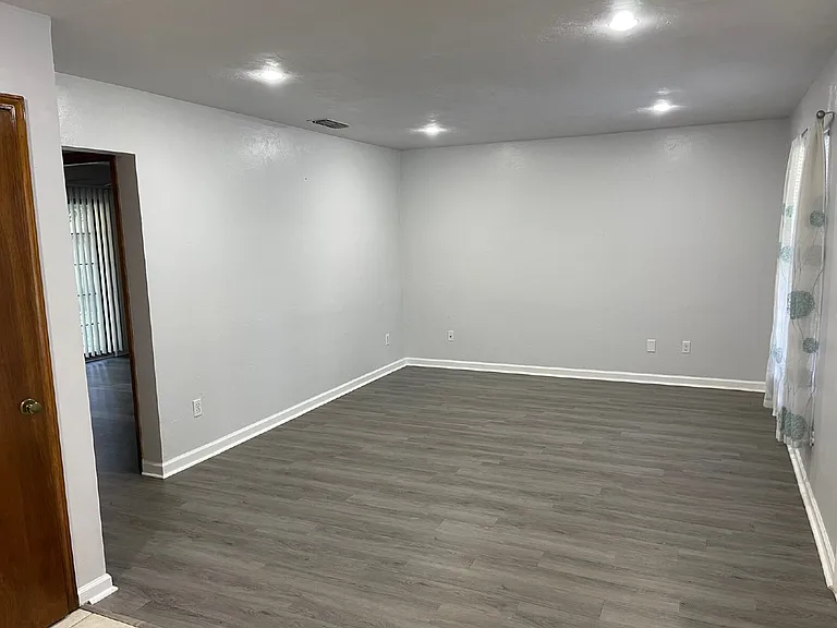 5722 Lumberjack Ln — Photo 4