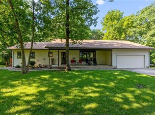 37015 Crescent Hill Rd, Osawatomie, KS 66064
