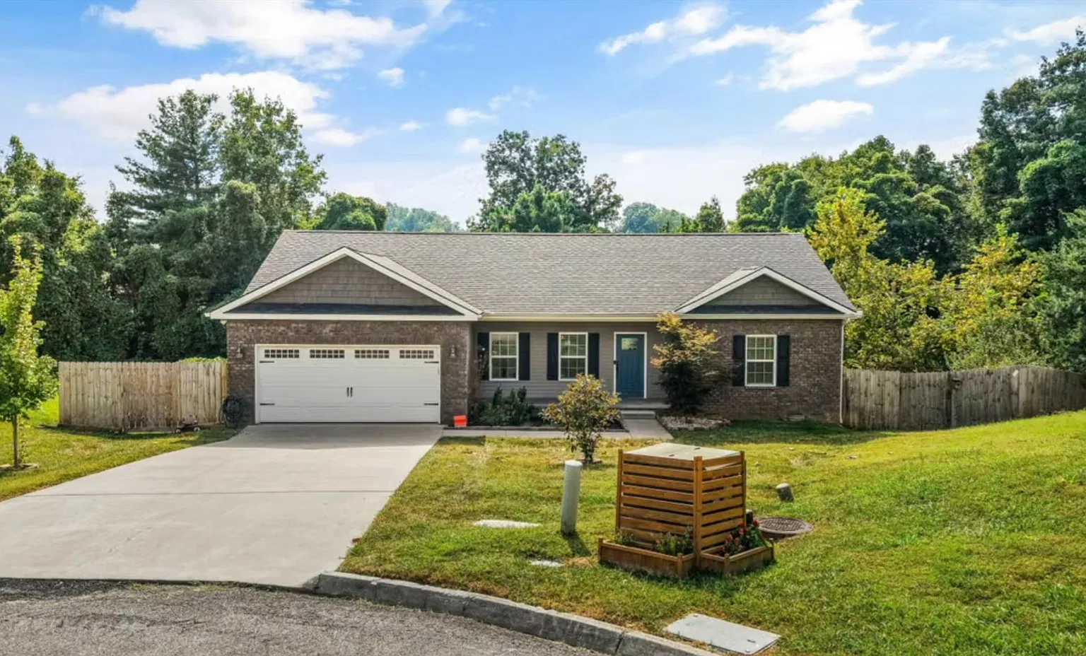Country Brook Ln, Knoxville — Photo 1