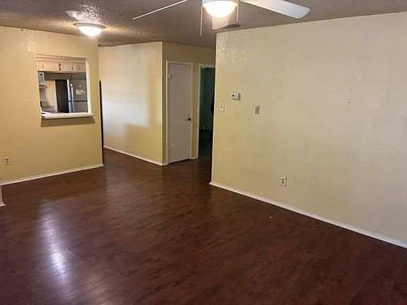 4th image of 208 N Vandeveer St #4