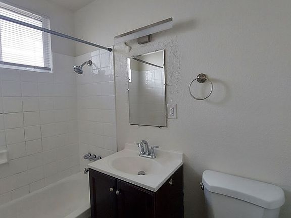 3rd image of 1131-1135 E 4th St #5