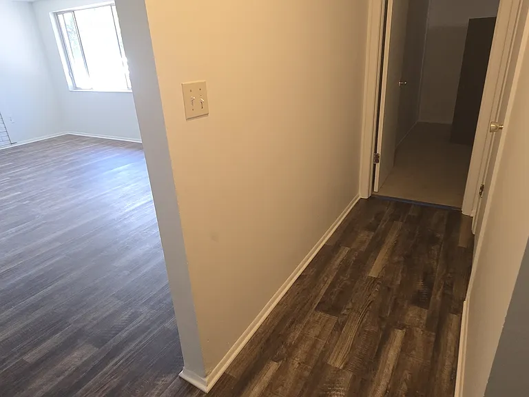8407 Mill Creek Ln — Photo 3