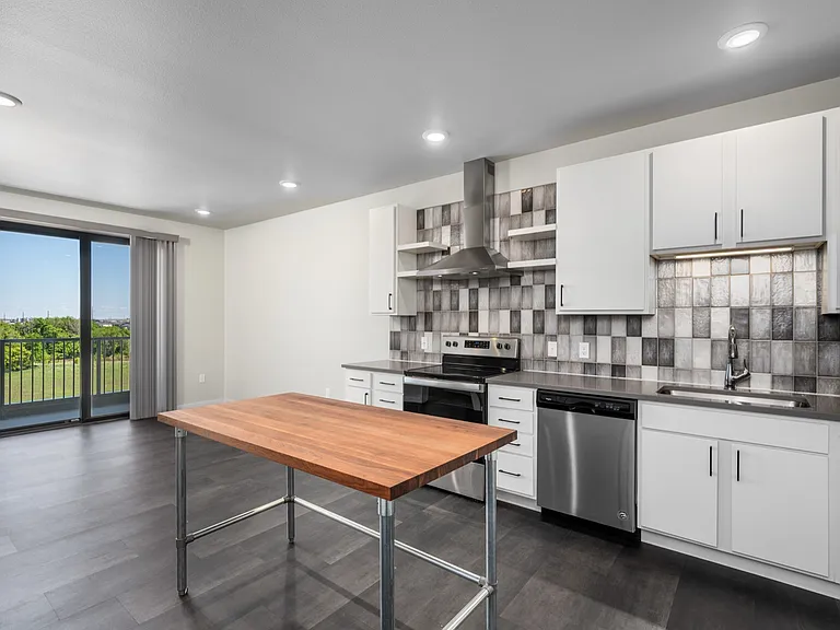 2. Lights - Epic310 - Rollin - Kitchen and Living Room 2. Lights - Epic310 - Rollin - Kitchen and Living Room