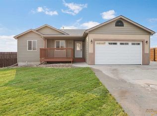 129 Savoy Cir, Rapid City, SD 57701