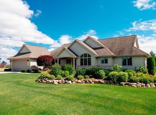 4213 Wolverine Dr, Williamsburg, MI 49690