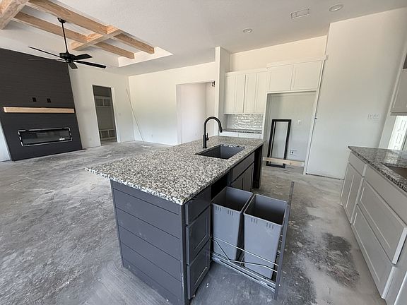 5th image of 112 Loveta Ln