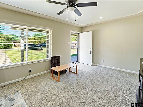 4th image of 12657 Alma St