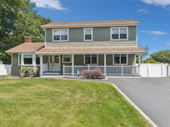 139 Seusing Boulevard, Hauppauge, NY 11788