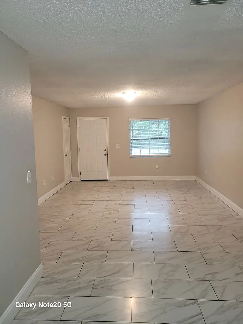 Building Photo - 1015 Beecher St #1