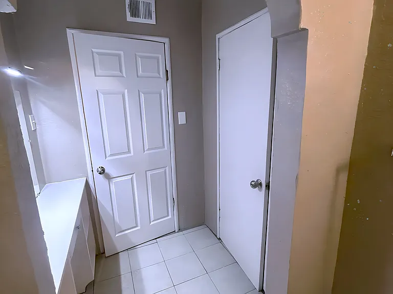 71 N Boone St #1 — Photo 27