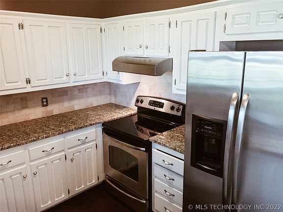 5th image of 1056 E 138th St