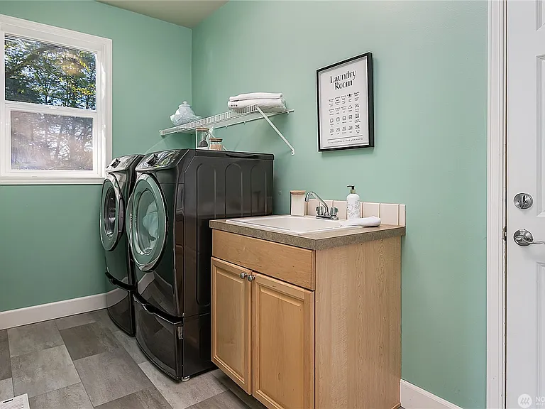7909 NE 184th St — Photo 15