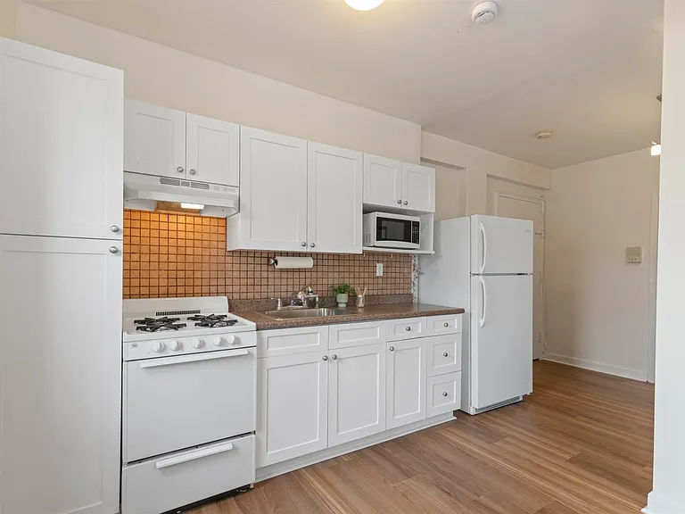 2615 John F Kennedy Blvd #301 — Photo 5