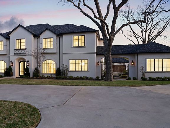 2nd image of 4206 Woodfin Dr