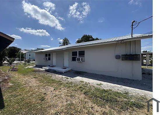 3rd image of 175 SW 10th Ave #2