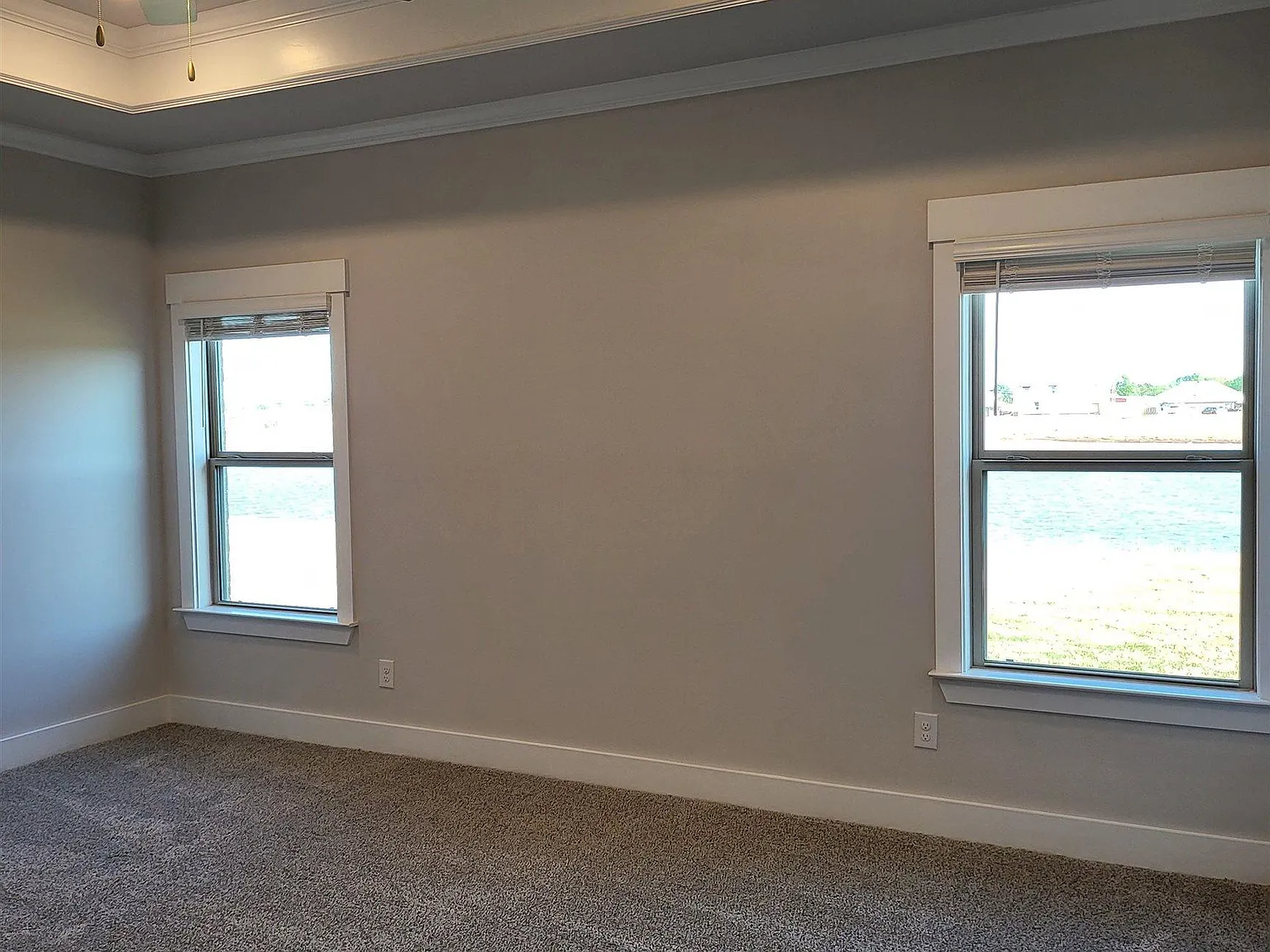 4 bed, 3.0 bath, 2104 sqft, $1,800 — Photo 3