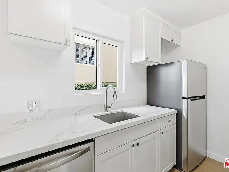 4919 Coldwater Canyon Ave #1 — Photo 11
