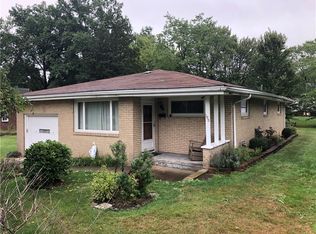 185 Greenwood Dr, Hermitage, PA 16148