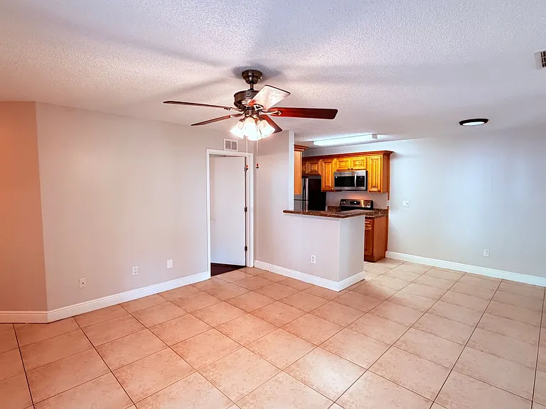 712 Secret Harbor Ln #100 — Photo 5
