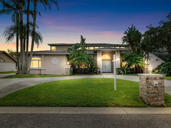 2875 Hammock Dr, Plant City, FL 33566