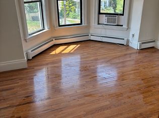 138 Crescent St APT 6, Waltham, MA 02453