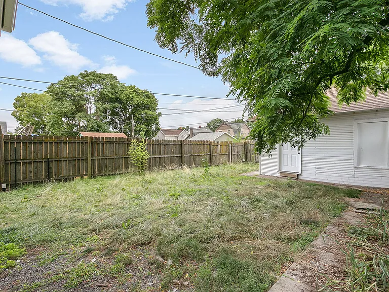 230 E Mishawaka Ave — Photo 16