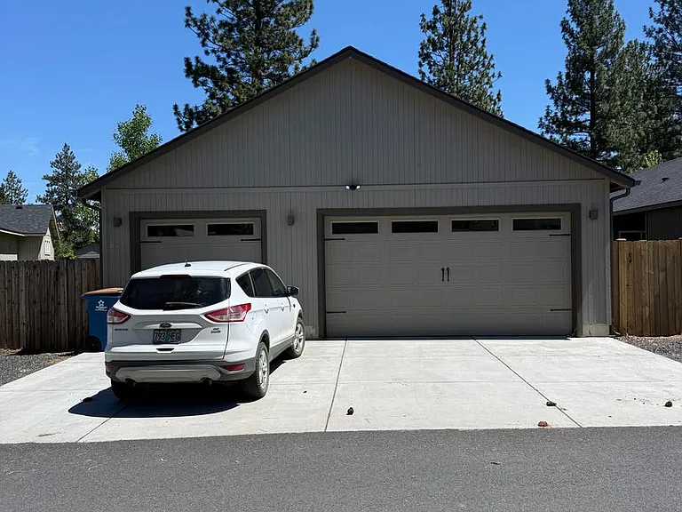 621 N Meadow Ln — Photo 24