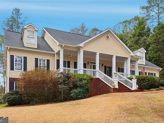 3rd image of 2625 Abbey Ridge Rd SW