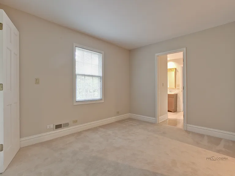 427 N Sheridan Rd — Photo 30