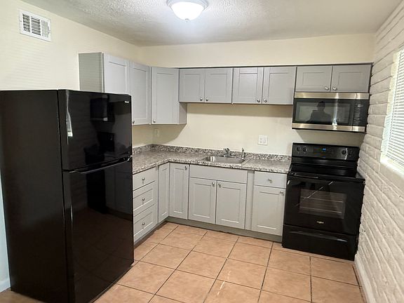 5th image of 1229 N 35th St APT 9