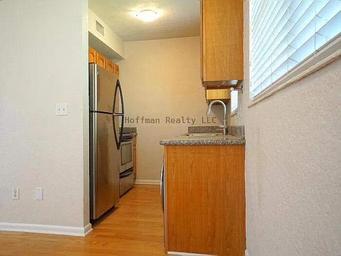 212 S Church Ave #212 — Photo 4