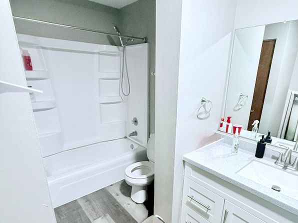 W208N16586 S Center St #8