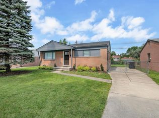31046 Steinhauer St, Westland, MI 48186
