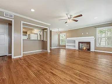 4 bed, 1824 sqft, $3,200 — Photo 2