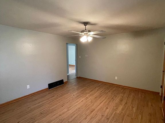 5th image of 69.5 Sunnyside Ln
