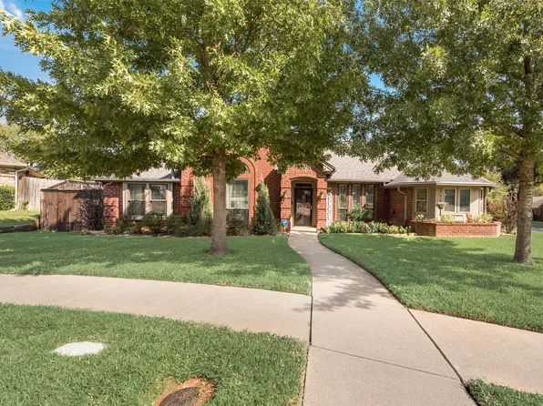 2104 N Aspenwood Dr, Grapevine, TX 76051