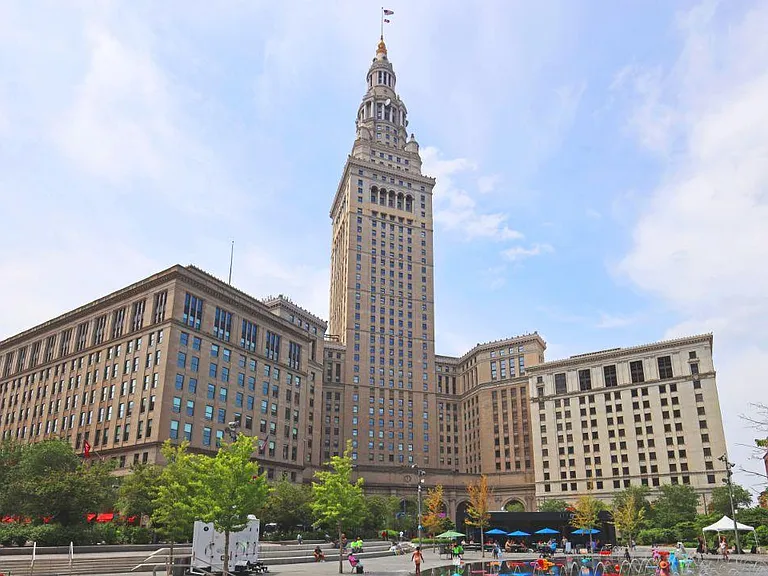 The Terminal Tower Residences — Photo 2
