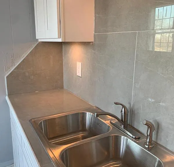 2601 Fort Ave #4 — Photo 2