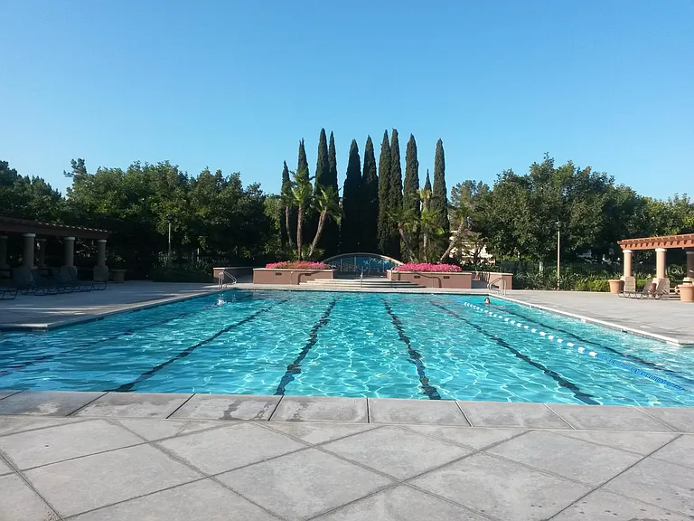 7 La Ronda — Photo 12