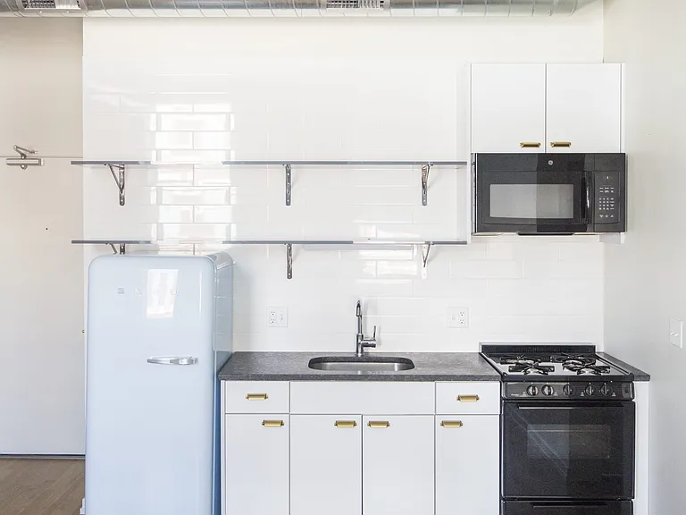 1422 N Milwaukee Ave — Photo 12