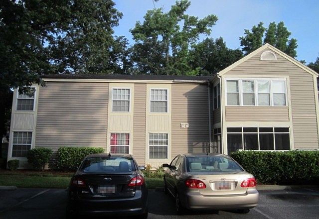 2nd image of 711 Coventry Ln