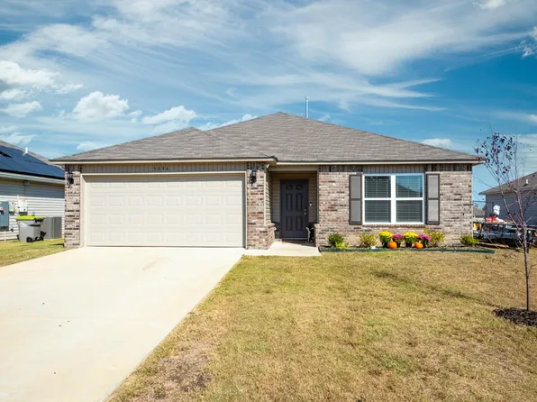 5096 Red Fox Trl, Bauxite, AR 72011